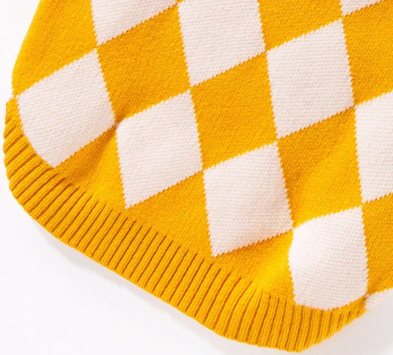 Autumn and Winter Dog Checkerboard Patch Corgi Sweater Small and Medium Dog Warm Knitted Sweater Dachshund Pet Clothes