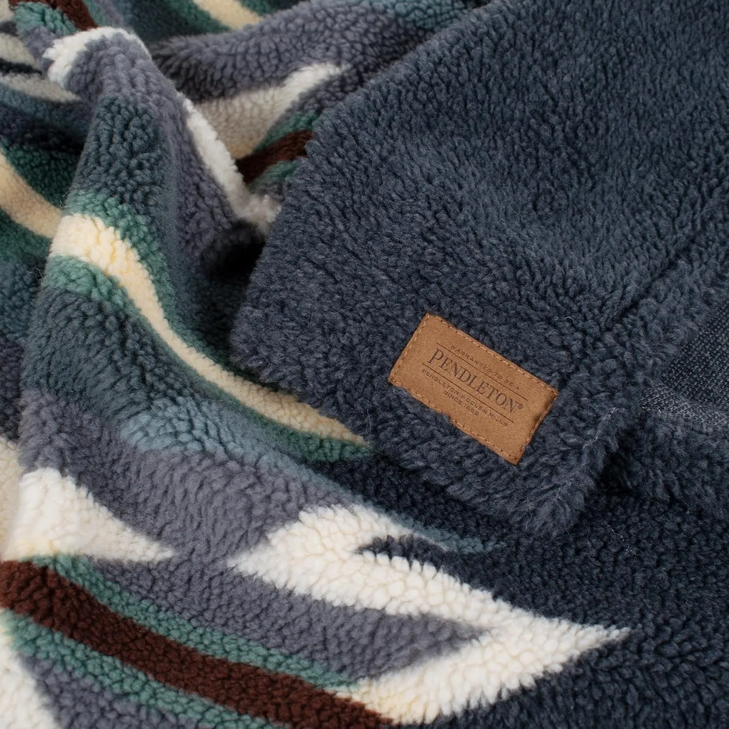 PENDLETON Berber Pet Blanket - Wyeth Trail Oxford